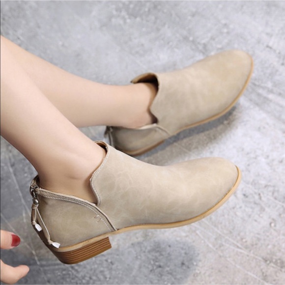 Berry Look Shoes Tan Color Slip On Boots Sz 7 Poshmark Berry Look Shoes Tan Color Slip On Boots Sz 7 Poshmark